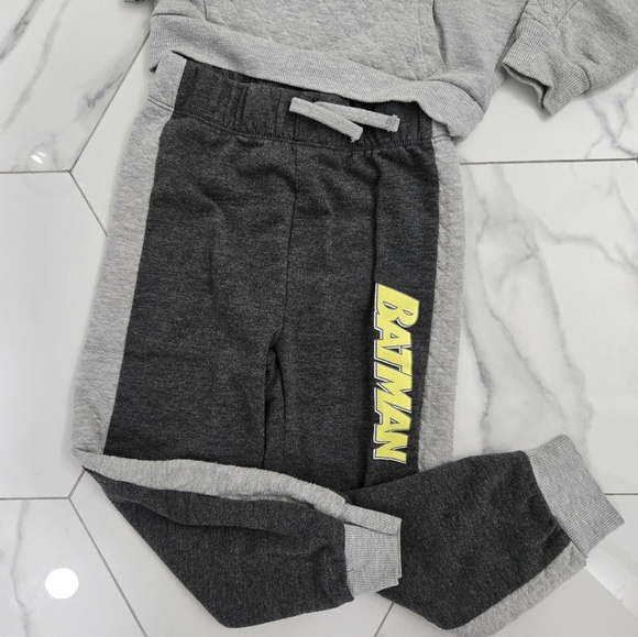 Batman Boy's Jogging Suit Set Size 4T - Picture 3 of 6